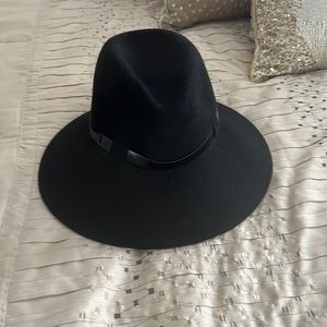 Nine West Wide Brimmed Fedora 100% Wool